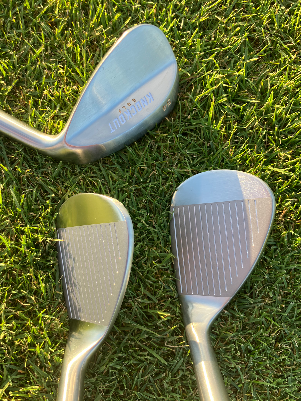 Knockout Golf Wedge Set on Grass